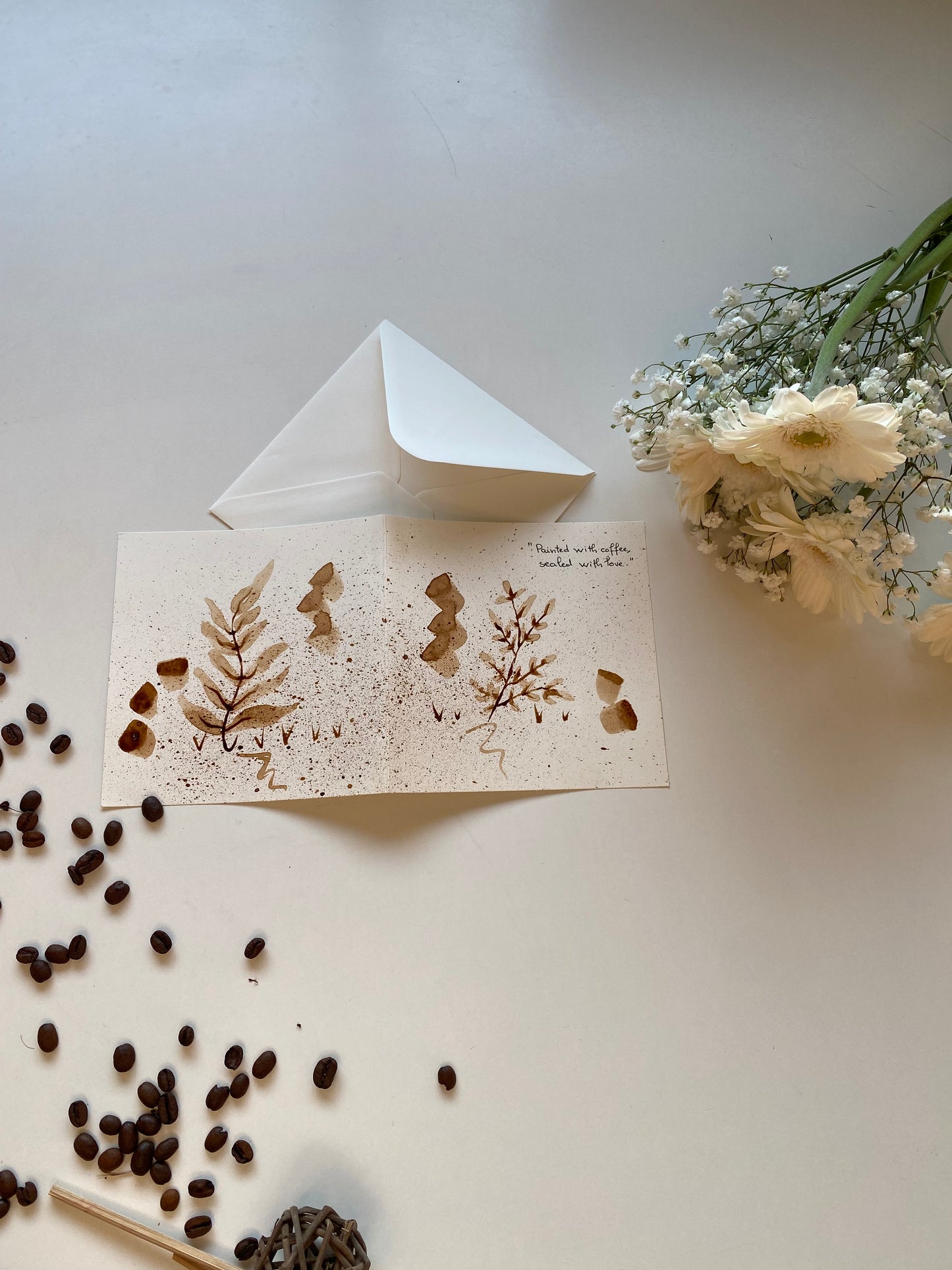 🎁 Carte illustrée – Peinture au café | 13,5 cm x 13,5 cm